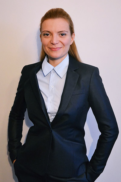 Uśmiechnięta dr Agnieszka Pluwak