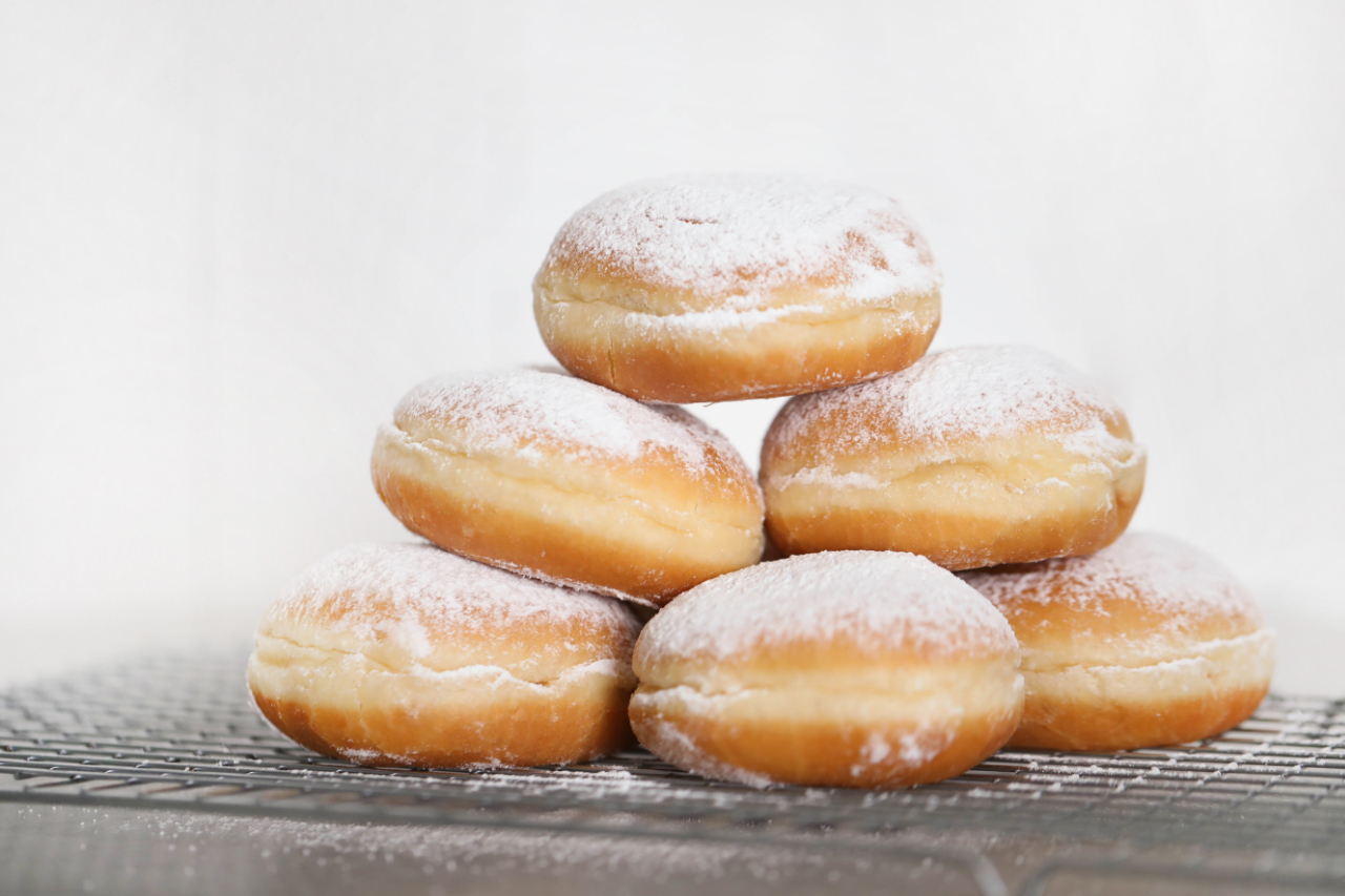food-freshly-baked-doughnuts-table.jpg