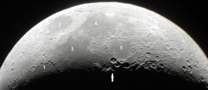 Księżyc z oznaczonymi pięcioma punktami